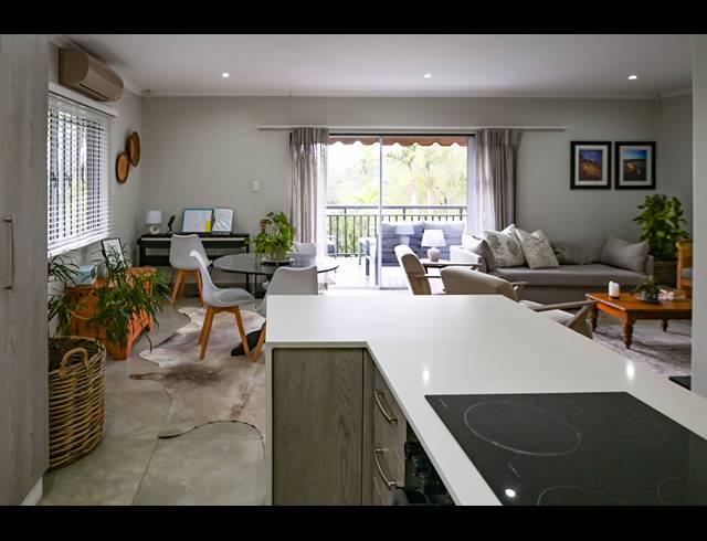 2 BEDROOM APARTMENT TO LET IN COWIES HILL